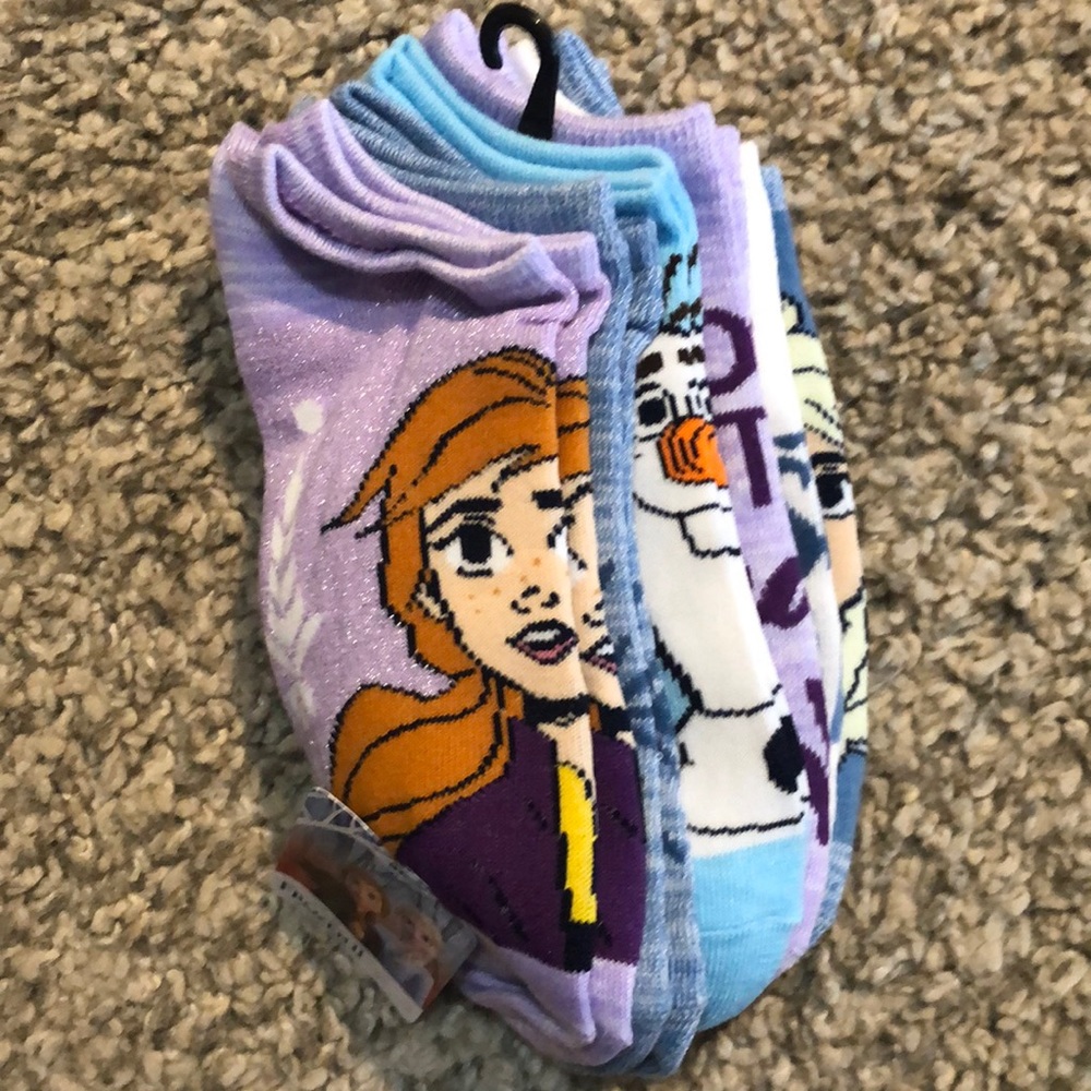 Disney Frozen II No-Show Socks 6 Pair Large 4-10